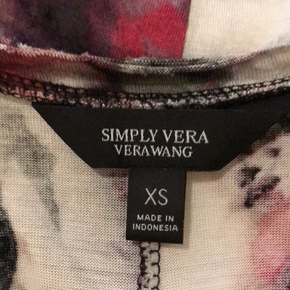 SIMPLY VERA WANG XS. MULTI COLORS. Has hankerchief hemline.DANCES N THE WIND❤️ - Picture 3 of 8